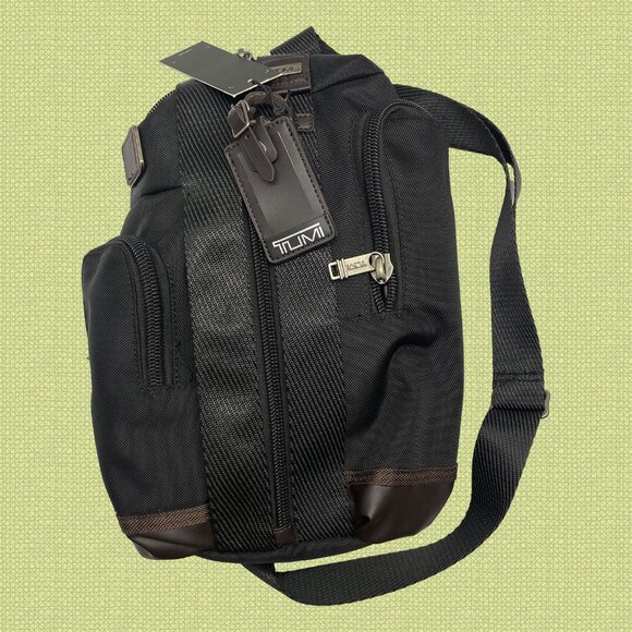 TUMI Black and Brown Men's Messenger Bag - Picture 1 of 6